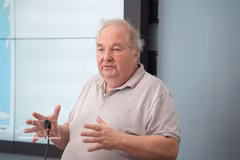 俄罗斯专家、教授、科学博士德米特里·瓦伦蒂诺维奇·莫西亚科夫。图自越通社