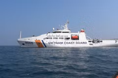8005号海警船。图自越通社
