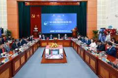 题为“高效动员资本，服务于实现两位数增长”的研讨会现场。图自Vietnam+