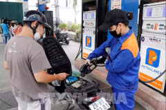 汽油价格上涨 柴油价格继续下降。图自越通社