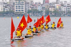 西湖龙舟赛尽显国际风采