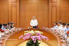 3月18日，越共中央总书记、越共中央反腐败、反浪费、反消极指导委员会主任苏林主持该指导委员会常委会会议。图自越通社。图自越通社