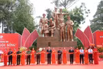 越共中央总书记苏林出席胡志明市人民公安雕塑群落成仪式。图自cand.com.vn
