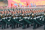 各武装力量在同奈省参加国家统一50周年纪念典礼合练彩排
