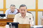 苏林总书记主持召开政治局、书记处会议