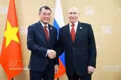 越南政府总理黎明兴会见俄罗斯总统普京