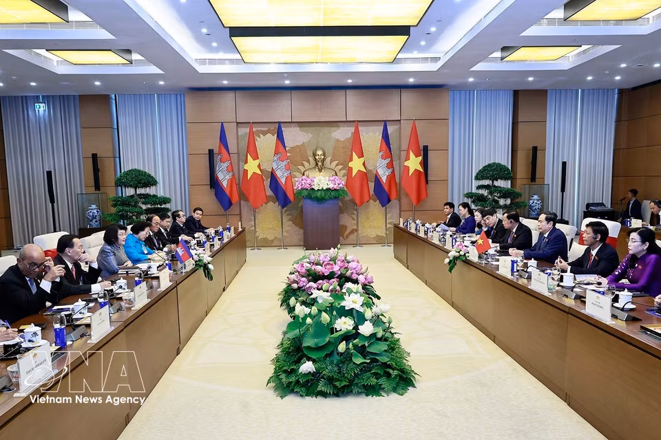 越南国会主席陈青敏与柬埔寨国会主席昆索达莉举行会谈。图自越通社