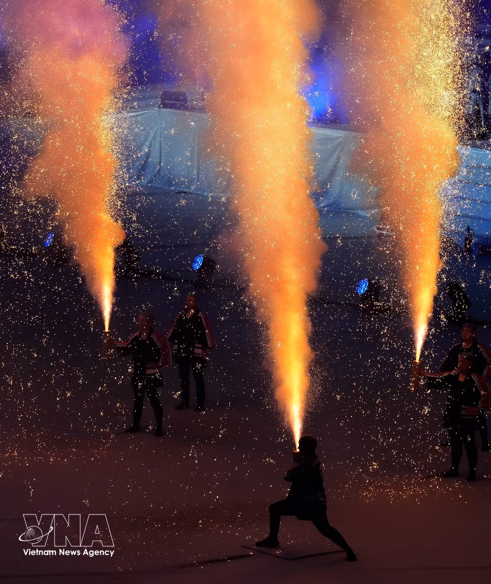 艺术家们在第20届亚洲运动会（ASIAD 20）开幕式上表演。图自越通社