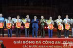范明政总理出席2025年东盟公安警察足球锦标赛开幕式。图自人民军队报