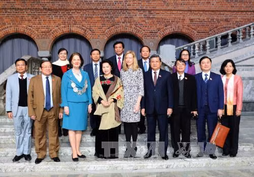 越南国会主席阮氏金银会见瑞典斯德哥尔摩市市长 ảnh 2 越南国会主席阮氏金银会见瑞典斯德哥尔摩市市长 ảnh 2