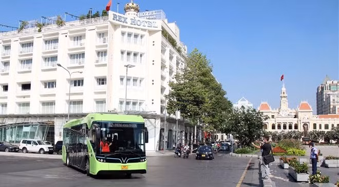 胡志明市首条纯电动公交线路将于3 月9 日开始运营 ảnh 2 胡志明市首条纯电动公交线路将于3 月9 日开始运营 ảnh 2