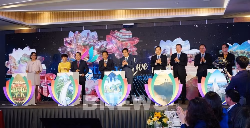 越航与太阳集团签署合作协议 宣传广宁省目的地 ảnh 2 越航与太阳集团签署合作协议 宣传广宁省目的地 ảnh 2