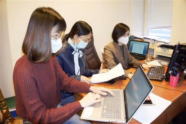 保护在乌越南公民：2600多名越南侨胞已撤离战区 ảnh 3