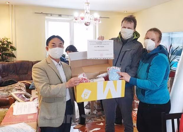 首个越裔捷克人荣获捷克国家荣誉称号 ảnh 1 首个越裔捷克人荣获捷克国家荣誉称号 ảnh 1