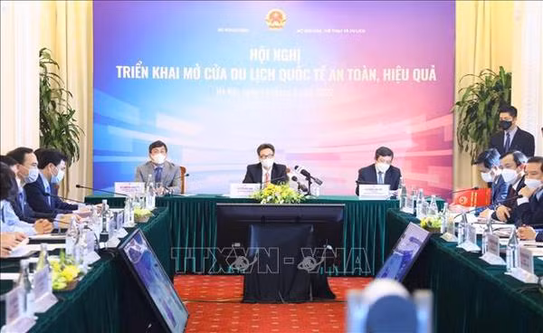 越南政府副总理武德儋：在疫情防控方面，越南人和外国人一视同仁 ảnh 2