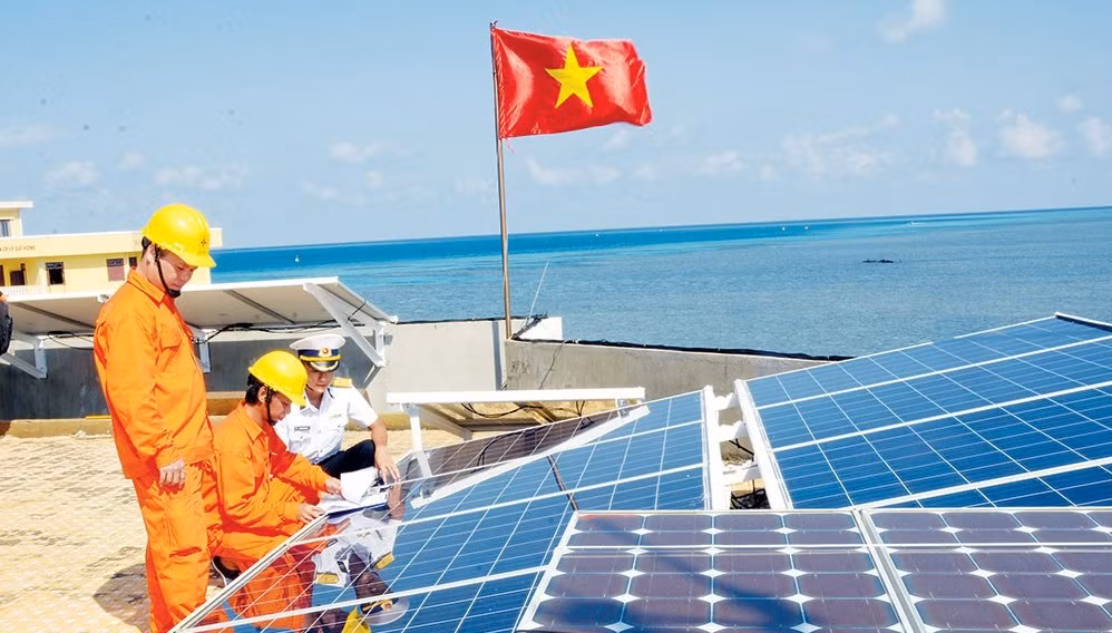 越南电力集团为维护国防安全和发展海岛经济做出贡献 ảnh 1