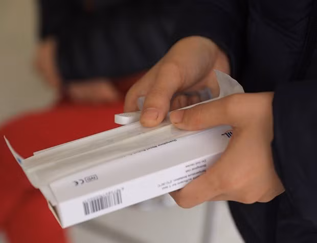 河内市单日新冠肺炎确诊病例数不断增加 基层医疗机构处于超负荷状态 ảnh 1