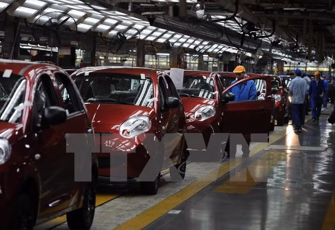 今年前8月越南汽车销量同比下降6% ảnh 1