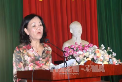 越共中央民运部长张氏梅接触林同省选民 ảnh 1