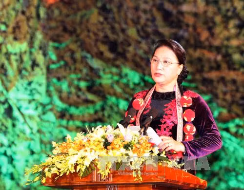 国会主席阮氏金银出席首次全国瑶族文化节开幕式 ảnh 1