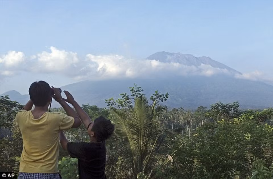 印尼巴厘岛阿贡火山睡50年后近期存在喷发的可能性 ảnh 1 印尼巴厘岛阿贡火山睡50年后近期存在喷发的可能性 ảnh 1