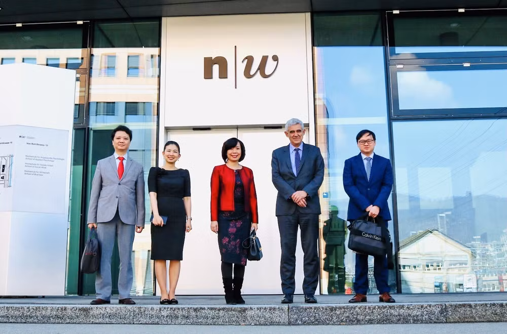 越南驻瑞士大使馆与瑞士西北应用科学与艺术大学加强合作关系 ảnh 1 越南驻瑞士大使馆与瑞士西北应用科学与艺术大学加强合作关系 ảnh 1
