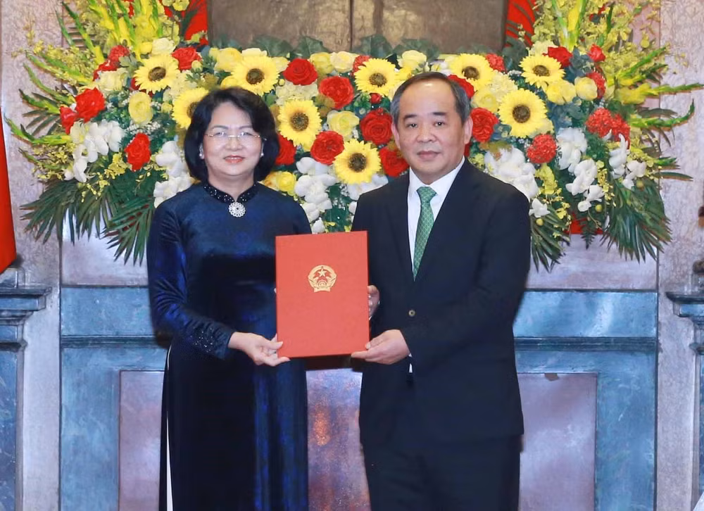 越南第十四届国会第十一次会议：提请国会免去国会主席和国家选举委员会主席的职务 ảnh 3