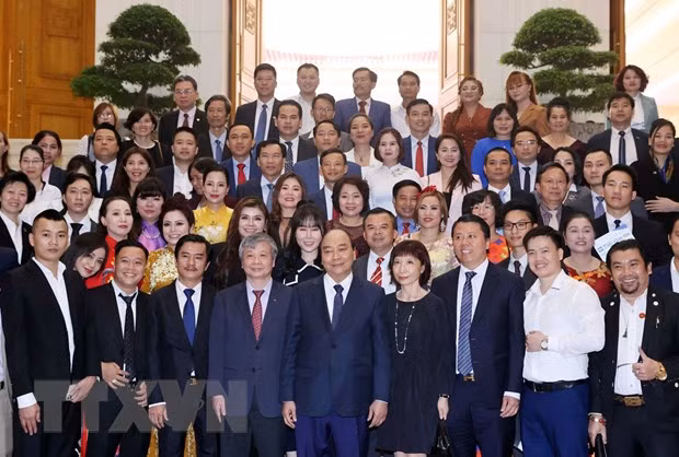 政府总理阮春福:政府一直与企业并肩同行 ảnh 2 政府总理阮春福:政府一直与企业并肩同行 ảnh 2