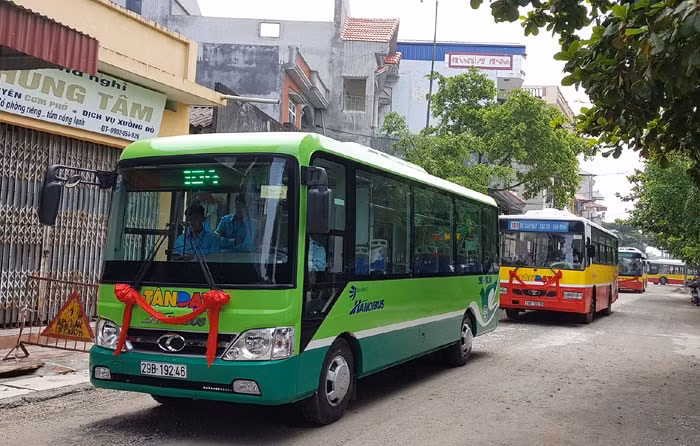 河内市将试点开通3条公共小巴线路 ảnh 1