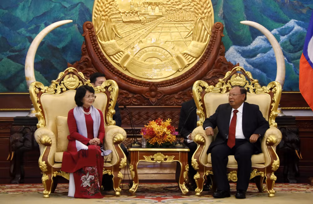 国家副主席邓氏玉盛对老挝进行正式访问 ảnh 2