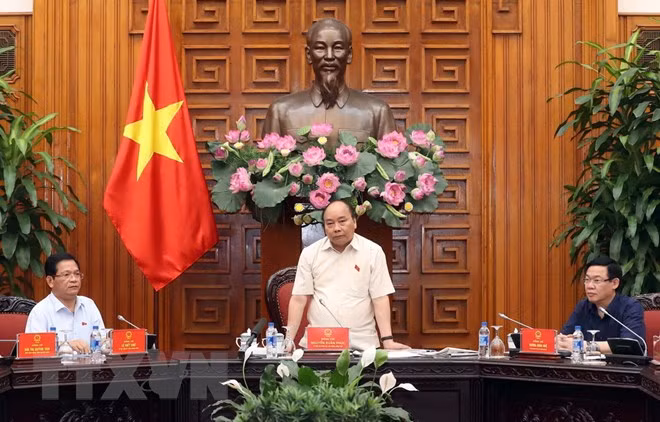 政府总理阮春福:将榕桔炼油厂发展成为国家炼油和能源中心 ảnh 1 政府总理阮春福:将榕桔炼油厂发展成为国家炼油和能源中心 ảnh 1