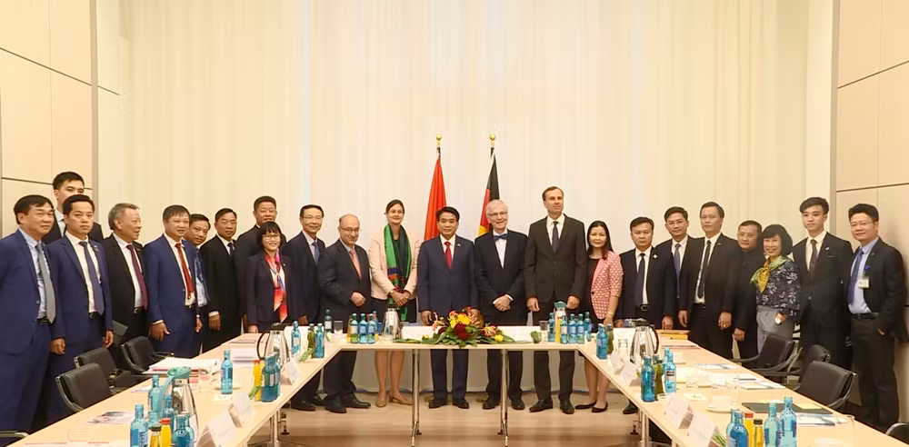 河内市与德国法兰克福将缔结友好城市关系 ảnh 2