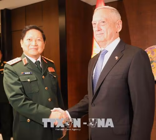 第17届香格里拉对话:越南与美国将加大国防工业领域的合作力度 ảnh 1 第17届香格里拉对话:越南与美国将加大国防工业领域的合作力度 ảnh 1