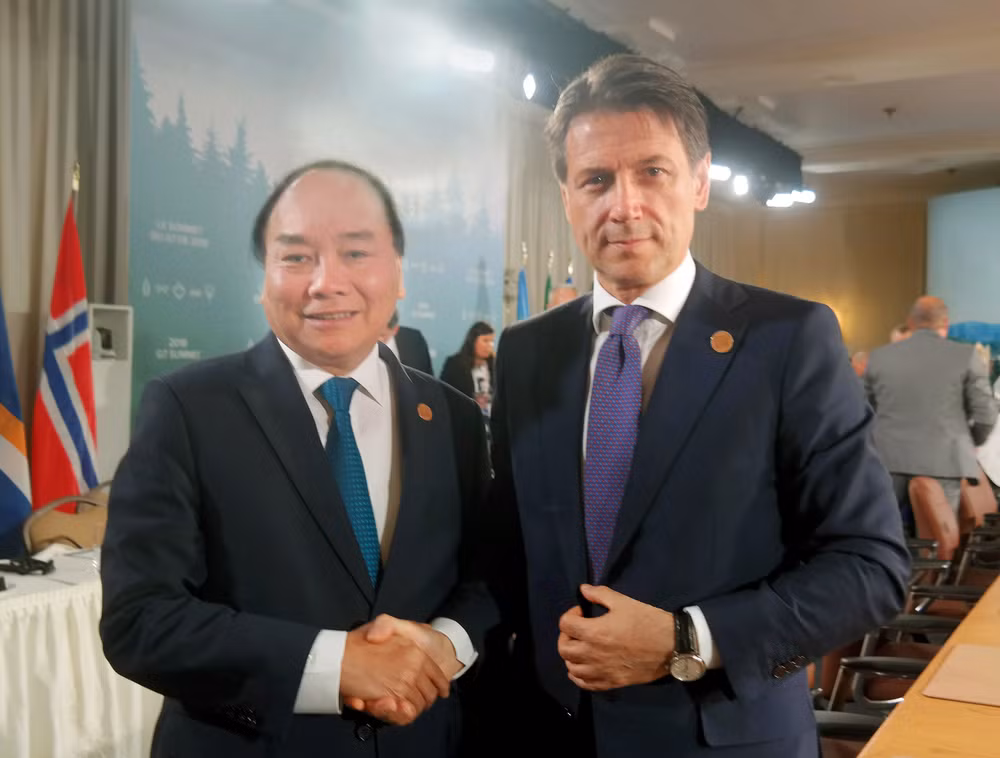 七国集团峰会扩大会议:越南政府总理阮春福开展系列双边会晤 ảnh 5 七国集团峰会扩大会议:越南政府总理阮春福开展系列双边会晤 ảnh 5