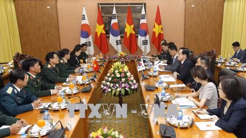 韩国国防部长宋永武对越南进行正式访问 ảnh 2 韩国国防部长宋永武对越南进行正式访问 ảnh 2