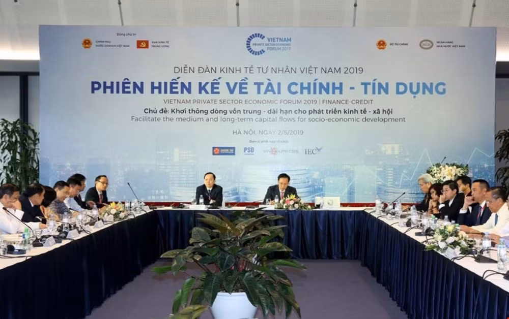 2019年越南私营经济论坛:疏通中长期资金流 促进经济社会发展 ảnh 1 2019年越南私营经济论坛:疏通中长期资金流 促进经济社会发展 ảnh 1