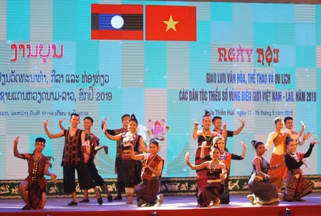 越老边境地区少数民族同胞文化体育与旅游节拉开序幕 ảnh 3