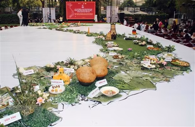 越南全国特色菜肴烹饪并塑造成越南美食地图模型活动获纪录认证 ảnh 1