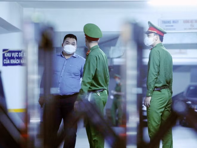 智越证券股份公司总经理和其他3名涉案人员被起诉 ảnh 1