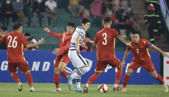 越南U23与韩国U20比赛精彩激烈难分伯仲 ảnh 2
