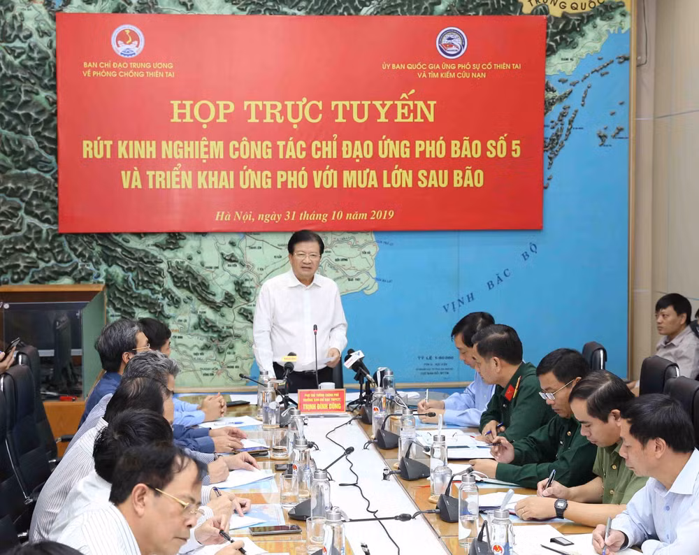 越南政府副总理郑廷勇:密切跟踪天气变化和5号台风动态 ảnh 1 越南政府副总理郑廷勇:密切跟踪天气变化和5号台风动态 ảnh 1