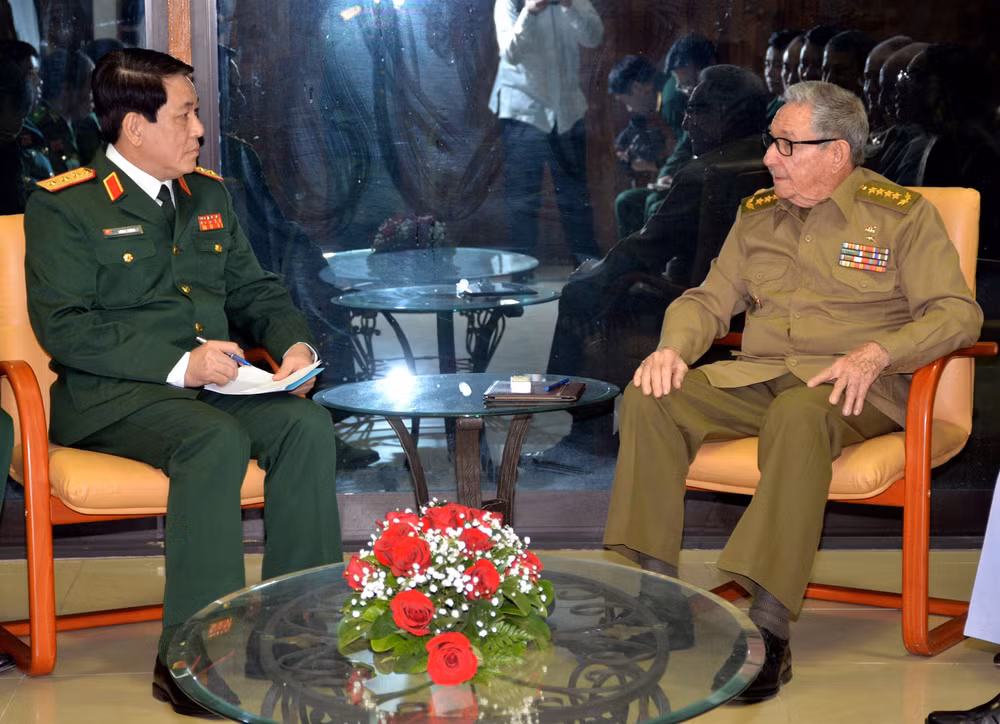 加强越南与古巴两党、两国政府和武装力量的合作 ảnh 2 加强越南与古巴两党、两国政府和武装力量的合作 ảnh 2