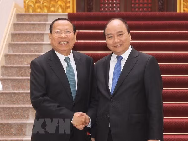 越南政府总理阮春福会见柬埔寨计划部大臣蔡唐 ảnh 1 越南政府总理阮春福会见柬埔寨计划部大臣蔡唐 ảnh 1