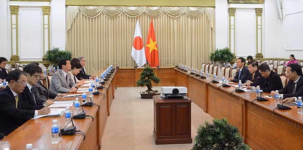 胡志明市领导会见日本千叶县知事 ảnh 2