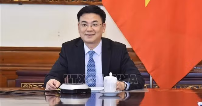 外交部副部长范光校:在海外越南人社群中推崇越南语之魅力 ảnh 1 外交部副部长范光校:在海外越南人社群中推崇越南语之魅力 ảnh 1