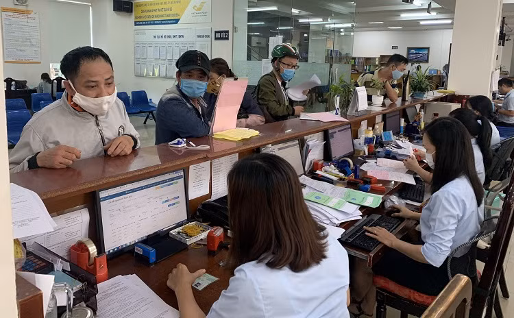 受新冠肺炎疫情影响的劳动者失业保险金发放工作即将完成 ảnh 2 受新冠肺炎疫情影响的劳动者失业保险金发放工作即将完成 ảnh 2