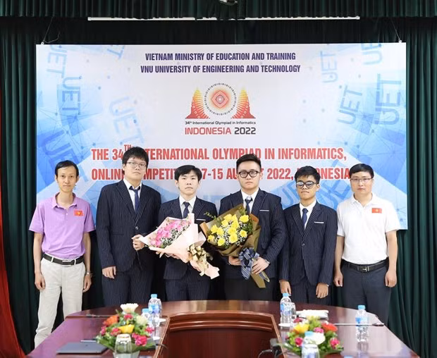参加2022年国际信息学奥林匹克竞赛的4名越南学生都夺得奖牌 ảnh 1 参加2022年国际信息学奥林匹克竞赛的4名越南学生都夺得奖牌 ảnh 1