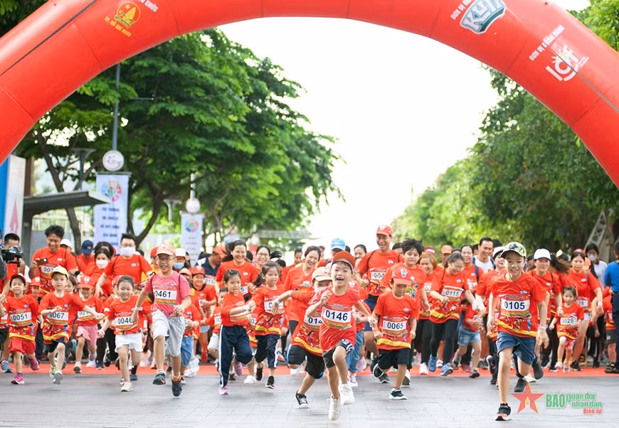 全国3000名儿童将参加在胡志明市举行的“Lof Kun快乐跑”比赛 ảnh 1