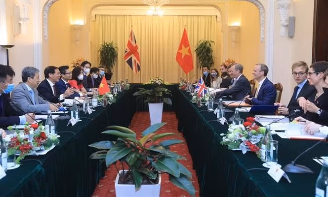 越英建交50周年:主动进一步推动和深化两国战略伙伴关系 ảnh 2 越英建交50周年:主动进一步推动和深化两国战略伙伴关系 ảnh 2