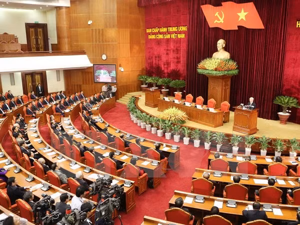 越共十一届中央委员会第十二次会议最后一个工作日发表公报 ảnh 1 越共十一届中央委员会第十二次会议最后一个工作日发表公报 ảnh 1